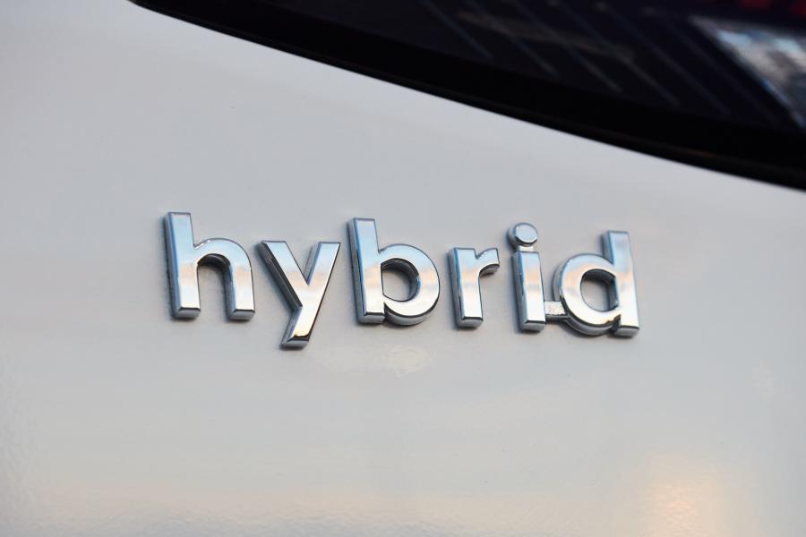 Логотип Hyundai IONIQ hybrid (AE) 2019 года  (AU) (фото 17 из 21)